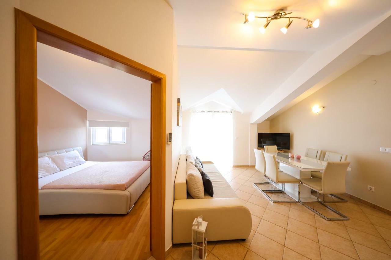 Apartments Tony Biograd Na Moru Εξωτερικό φωτογραφία