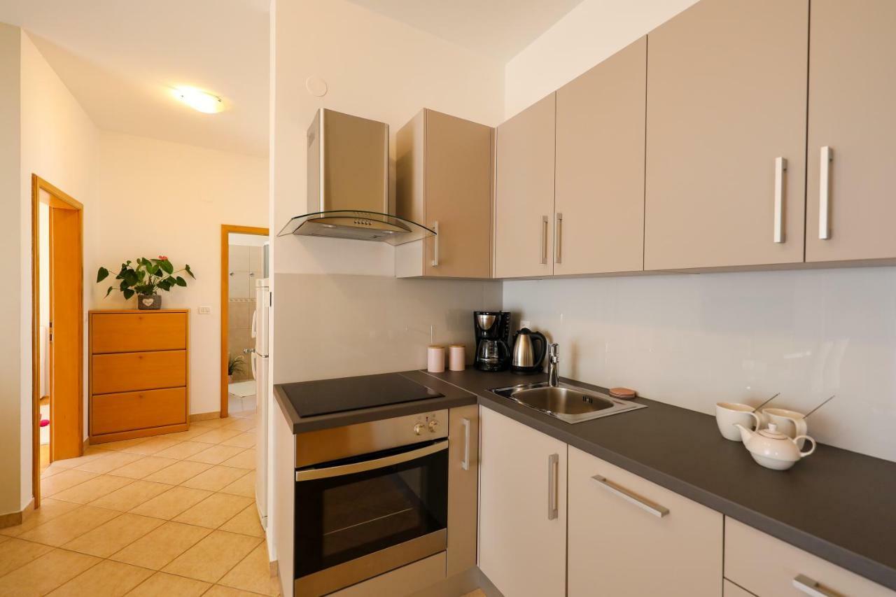 Apartments Tony Biograd Na Moru Εξωτερικό φωτογραφία